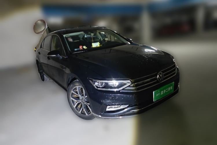Used Volkswagen Magotan 2020 330TSI DSG Leading Model Front Right 45 Deg