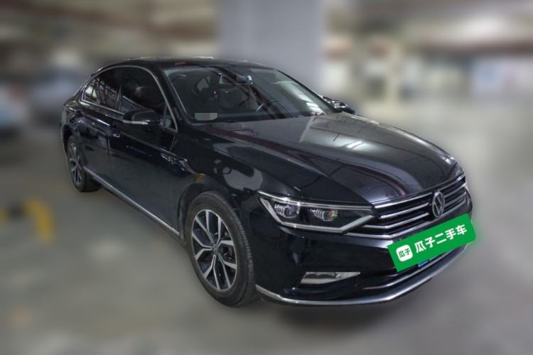 Used Volkswagen Magotan 2020 330TSI DSG Leading Model Front Right 45 Deg