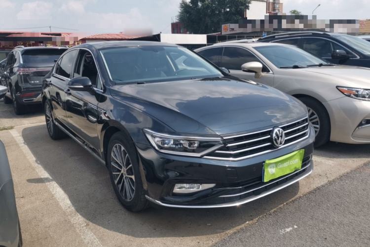 Used Volkswagen Magotan 2020 330TSI DSG Luxury Edition Front Right 45 Deg