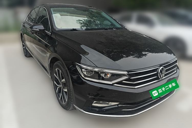 Used Volkswagen Magotan 2020 330TSI DSG Leading Model Front Right 45 Deg