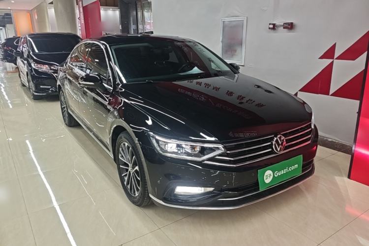 Used Volkswagen Magotan 2020 330TSI DSG Luxury Edition Front Right 45 Deg