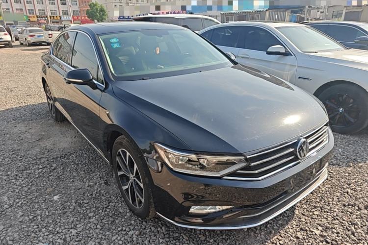 Used Volkswagen Magotan 2020 280TSI DSG Leading Edition Front Right 45 Deg