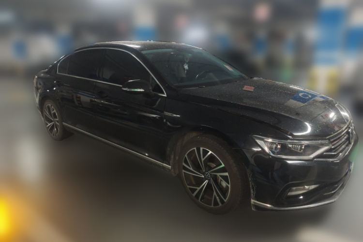 Used Volkswagen Magotan 2020 330TSI DSG Luxury Edition Front Right 45 Deg