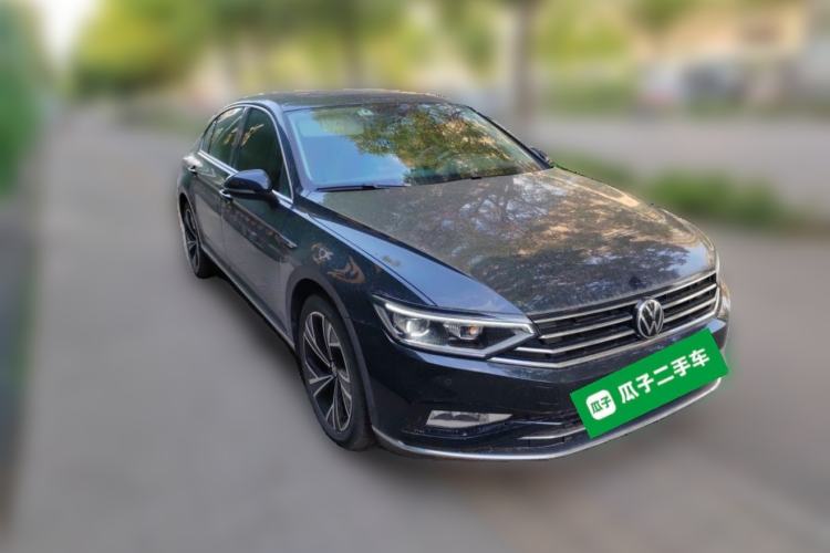 Used Volkswagen Magotan 2020 330TSI DSG Luxury Edition Front Right 45 Deg