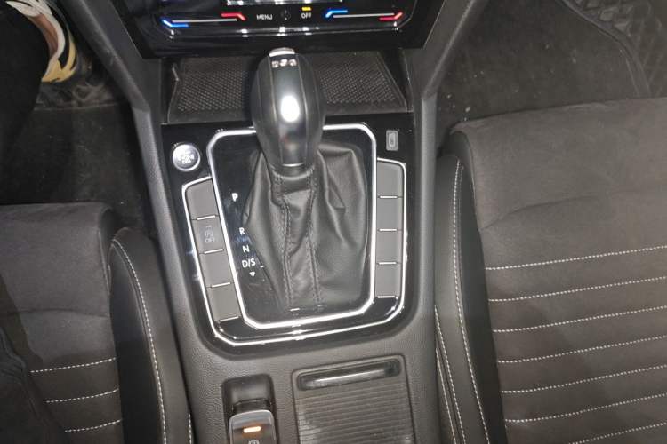 Used Volkswagen Magotan 2020 330TSI DSG Luxury Edition Gear Lever