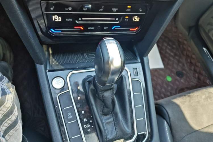 Used Volkswagen Magotan 2020 330TSI DSG Luxury Edition Gear Lever