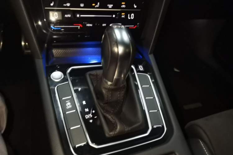 Used Volkswagen Magotan 2020 330TSI DSG Luxury Edition Gear Lever