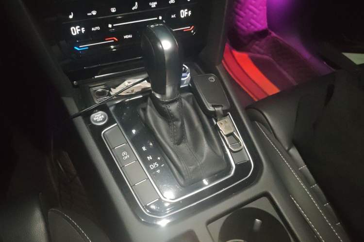 Used Volkswagen Magotan 2020 330TSI DSG Leading Model Gear Lever