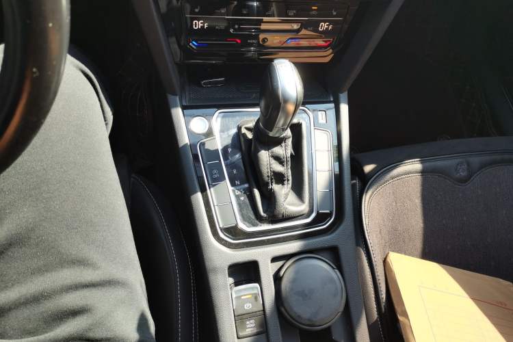 Used Volkswagen Magotan 2020 330TSI DSG Luxury Edition Gear Lever