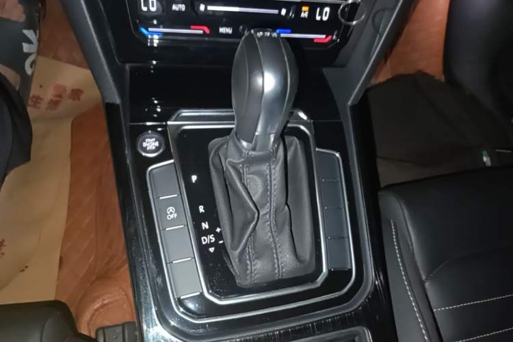 Used Volkswagen Magotan 2020 330TSI DSG Leading Model Gear Lever