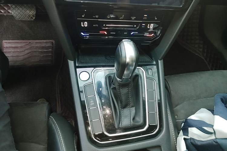 Used Volkswagen Magotan 2020 330TSI DSG Luxury Edition Gear Lever
