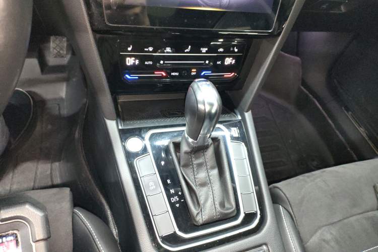 Used Volkswagen Magotan 2020 330TSI DSG Luxury Edition Gear Lever