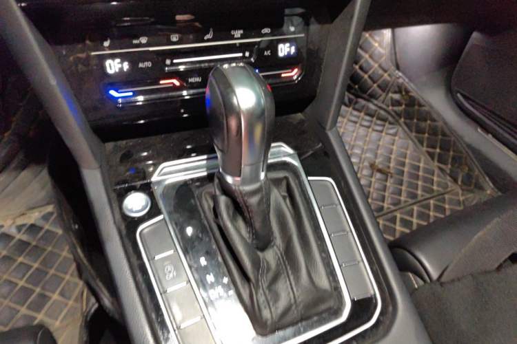 Used Volkswagen Magotan 2020 330TSI DSG Leading Model Gear Lever