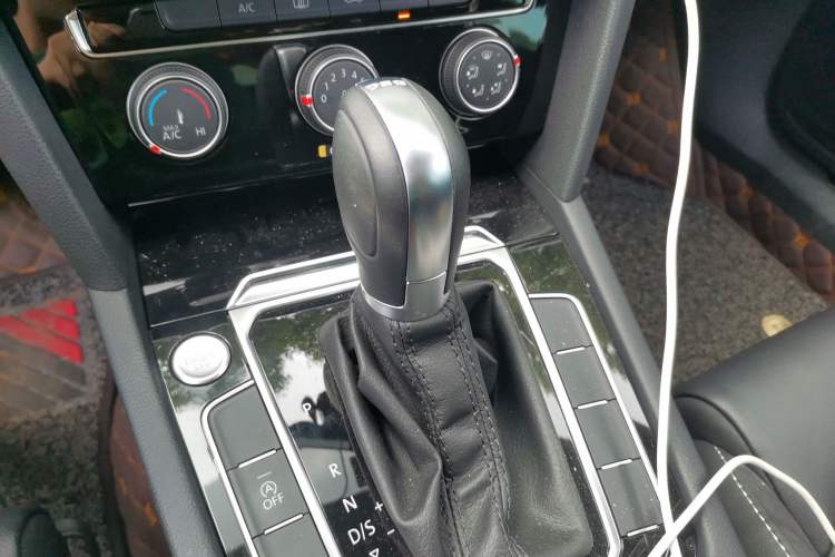 Used Volkswagen Magotan 2020 280TSI DSG Comfort Edition Gear Lever