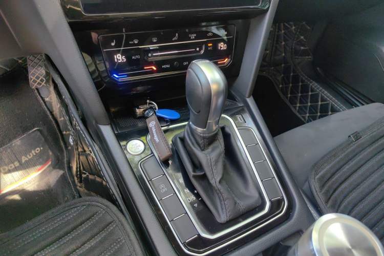 Used Volkswagen Magotan 2020 330TSI DSG Luxury Edition Gear Lever
