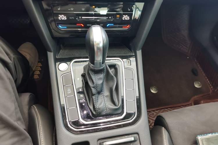 Used Volkswagen Magotan 2020 330TSI DSG Leading Model Gear Lever