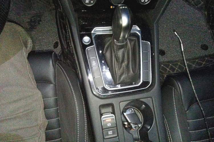 Used Volkswagen Magotan 2020 280TSI DSG Comfort Edition Gear Lever