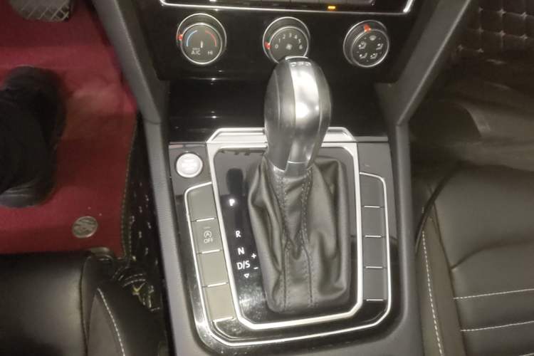 Used Volkswagen Magotan 2020 280TSI DSG Comfort Edition Gear Lever