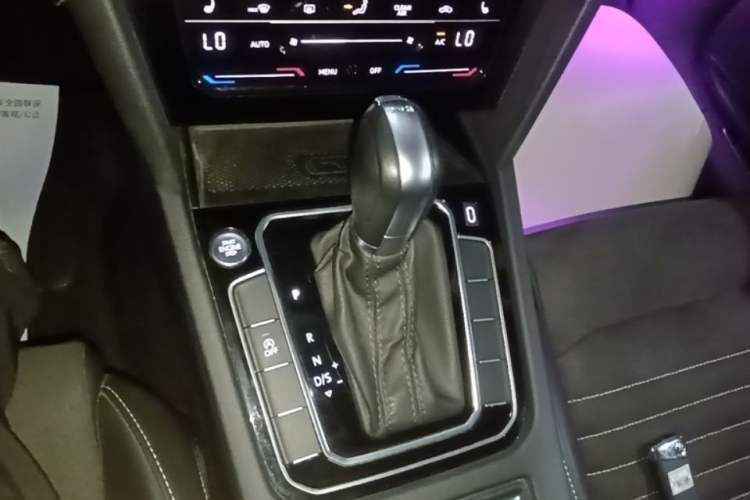 Used Volkswagen Magotan 2020 330TSI DSG Luxury Edition Gear Lever