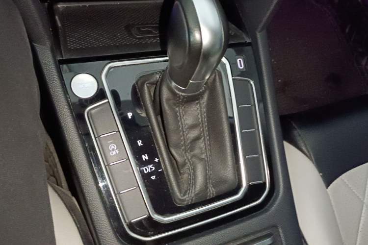 Used Volkswagen Magotan 2020 330TSI DSG Luxury Edition Gear Lever