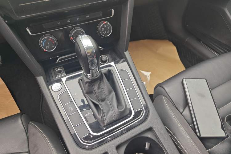 Used Volkswagen Magotan 2020 280TSI DSG Comfort Edition Gear Lever