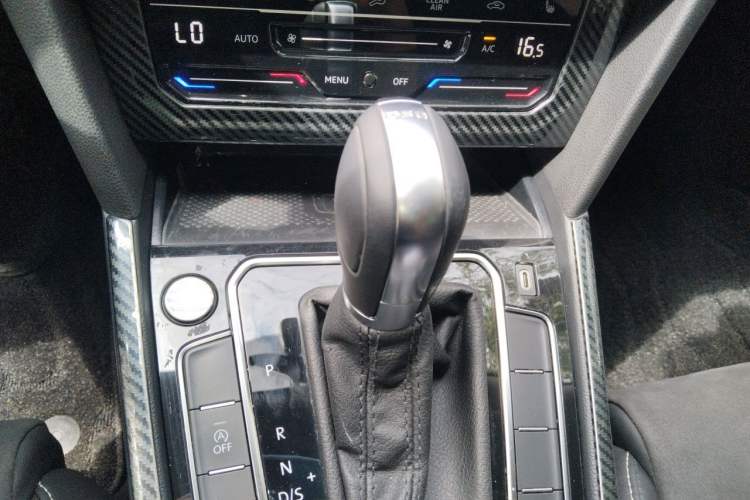 Used Volkswagen Magotan 2020 330TSI DSG Luxury Edition Gear Lever