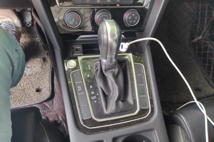 Used Volkswagen Magotan 2020 280TSI DSG Comfort Edition Gear Lever
