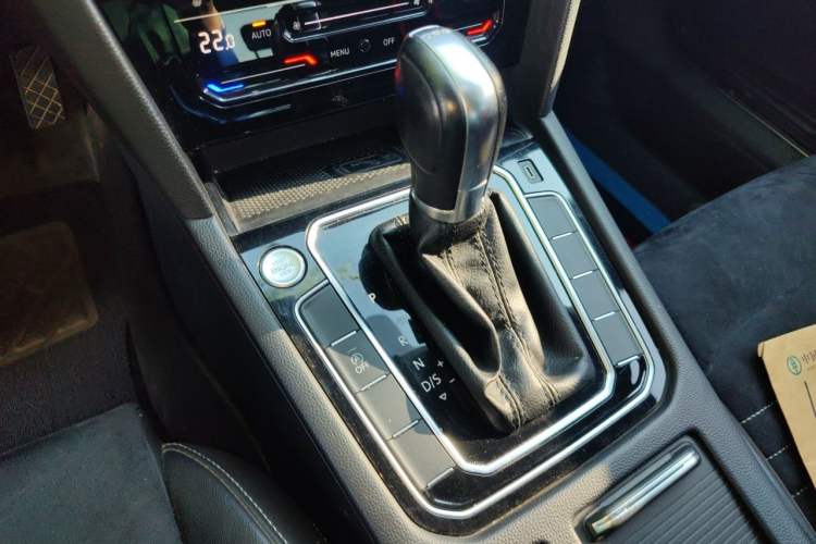 Used Volkswagen Magotan 2020 330TSI DSG Luxury Edition Gear Lever