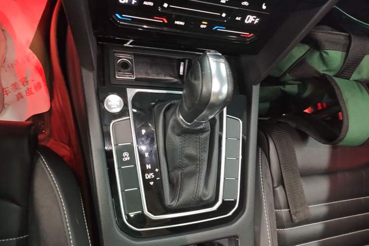 Used Volkswagen Magotan 2020 280TSI DSG Comfort Edition Gear Lever