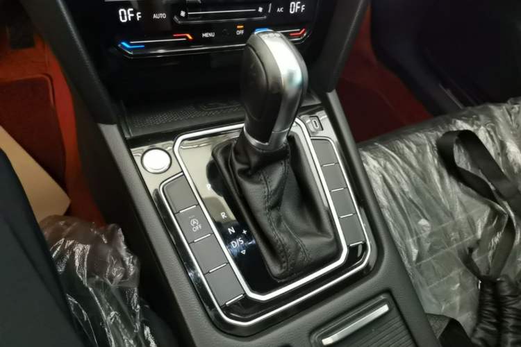Used Volkswagen Magotan 2020 330TSI DSG Luxury Edition Gear Lever
