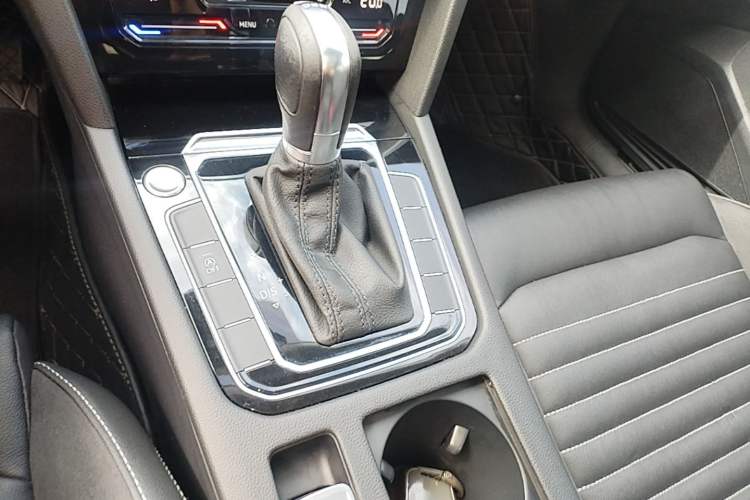 Used Volkswagen Magotan 2020 330TSI DSG Leading Model Gear Lever