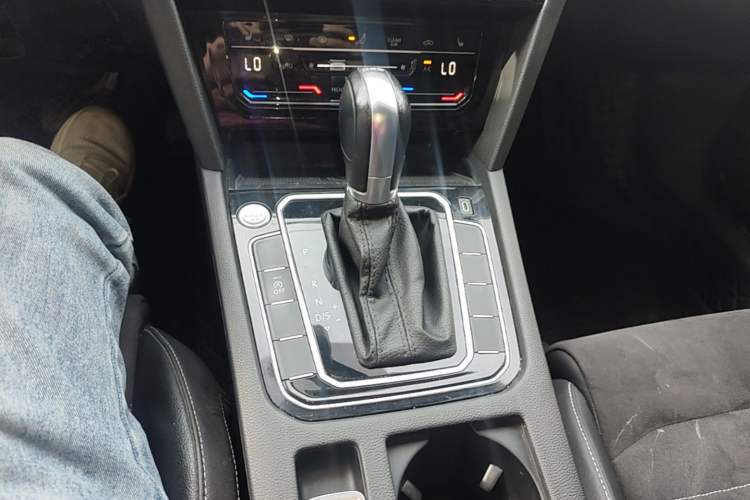 Used Volkswagen Magotan 2020 330TSI DSG Luxury Edition Gear Lever