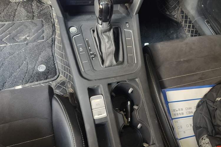 Used Volkswagen Magotan 2020 330TSI DSG Luxury Edition Gear Lever