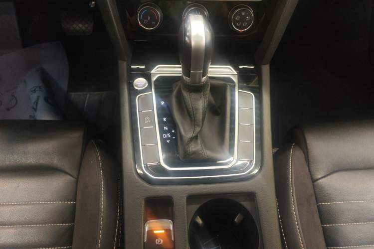 Used Volkswagen Magotan 2020 280TSI DSG Comfort Edition Gear Lever