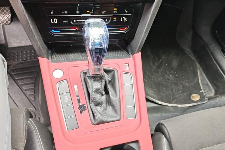 Used Volkswagen Magotan 2020 330TSI DSG Luxury Edition Gear Lever
