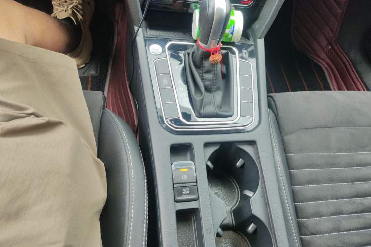 Used Volkswagen Magotan 2020 330TSI DSG Luxury Edition Gear Lever