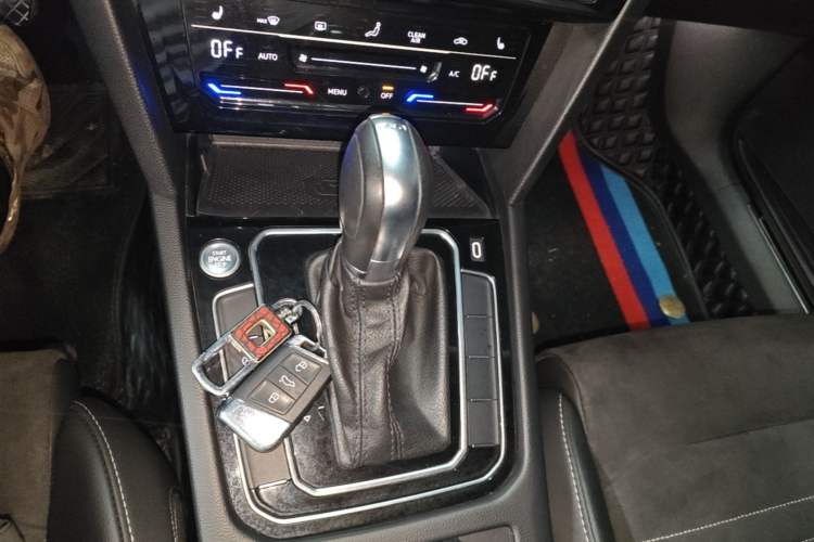 Used Volkswagen Magotan 2020 330TSI DSG Luxury Edition Gear Lever