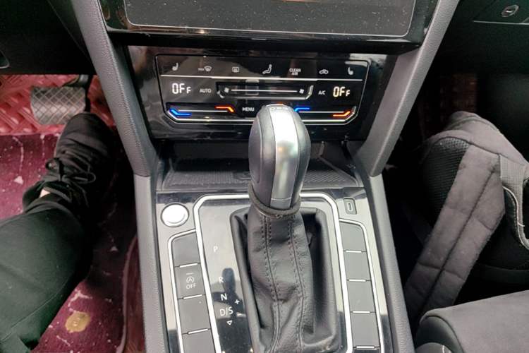 Used Volkswagen Magotan 2020 330TSI DSG Luxury Edition Gear Lever