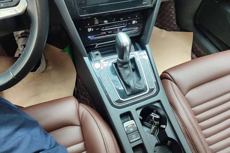 Used Volkswagen Magotan 2020 330TSI DSG Leading Model Gear Lever