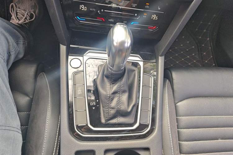Used Volkswagen Magotan 2020 330TSI DSG Leading Model Gear Lever