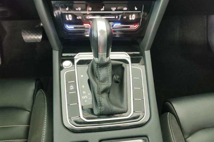 Used Volkswagen Magotan 2020 330TSI DSG Leading Model Gear Lever