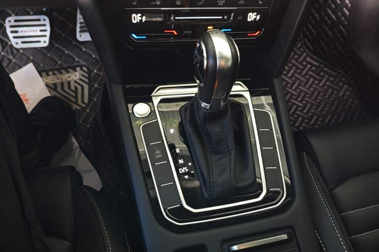 Used Volkswagen Magotan 2020 280TSI DSG Leading Edition Gear Lever