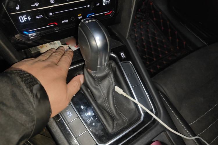 Used Volkswagen Magotan 2020 330TSI DSG Luxury Edition Gear Lever