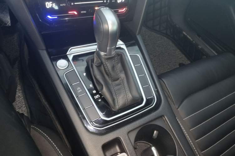 Used Volkswagen Magotan 2020 330TSI DSG Leading Model Gear Lever