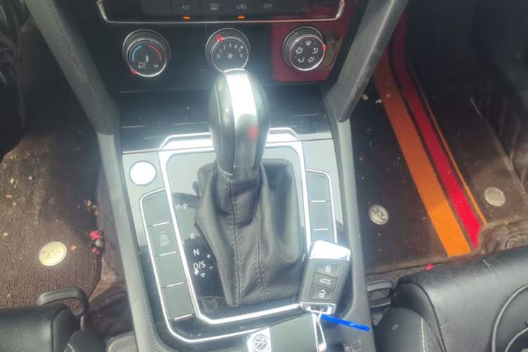 Used Volkswagen Magotan 2020 280TSI DSG Comfort Edition Gear Lever