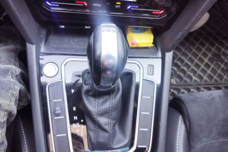 Used Volkswagen Magotan 2020 330TSI DSG Luxury Edition Gear Lever