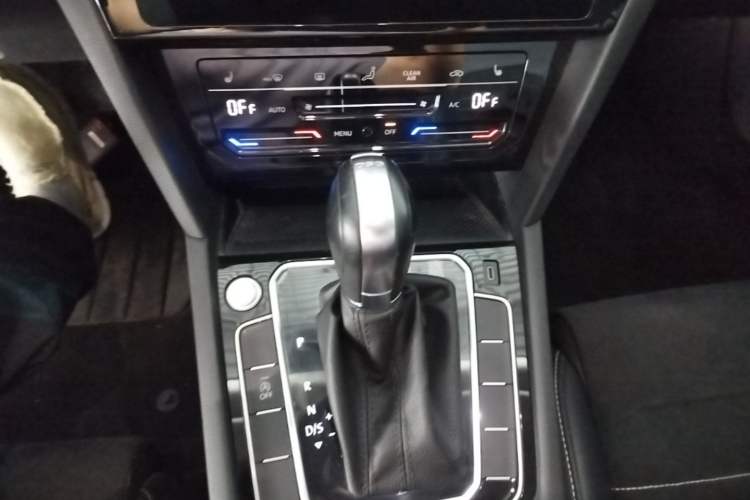 Used Volkswagen Magotan 2020 330TSI DSG Luxury Edition Gear Lever