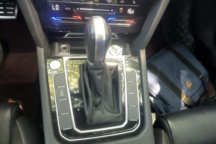 Used Volkswagen Magotan 2020 330TSI DSG Leading Model Gear Lever