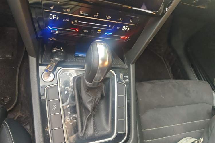 Used Volkswagen Magotan 2020 330TSI DSG Luxury Edition Gear Lever