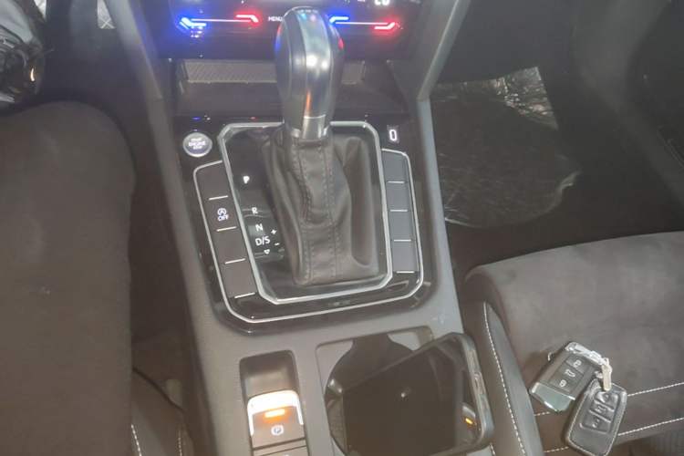 Used Volkswagen Magotan 2020 330TSI DSG Luxury Edition Gear Lever